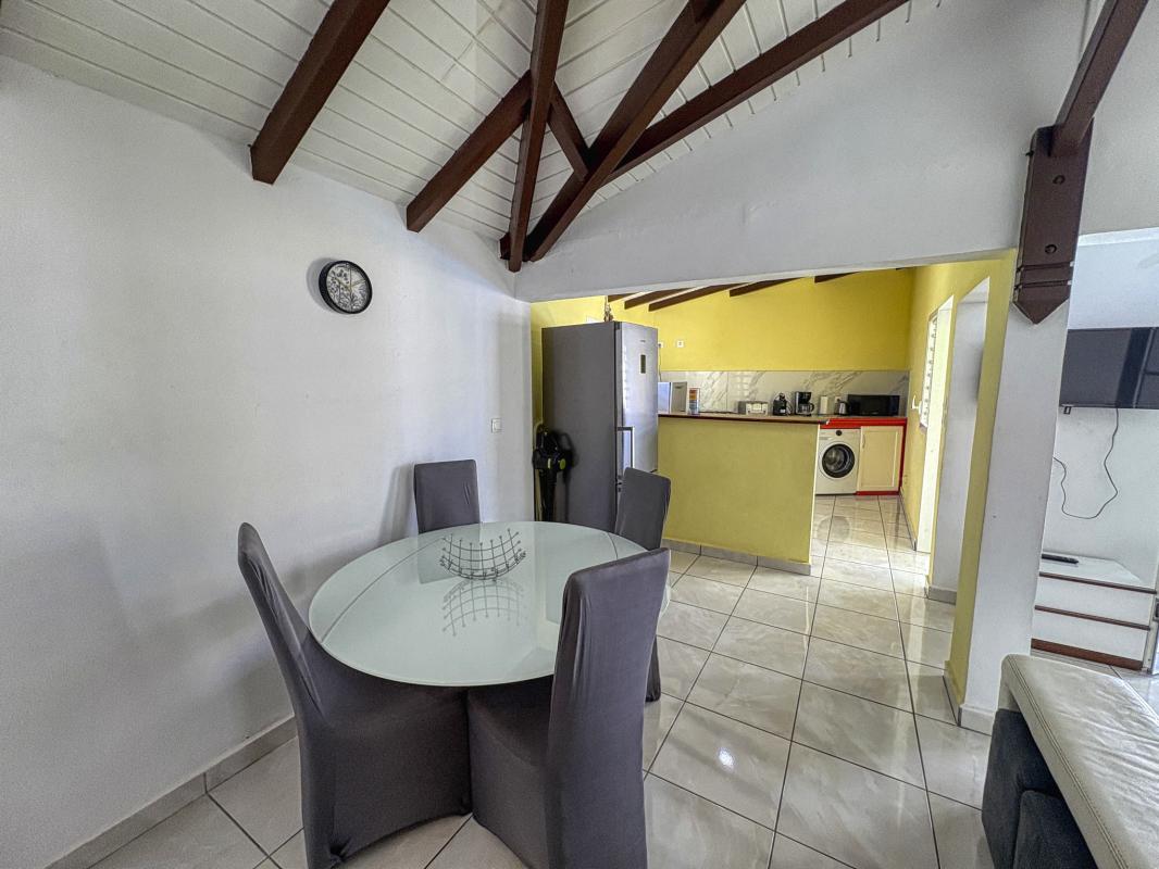 17.Location villa piscine Saint François Guadeloupe_Pièce à vivre